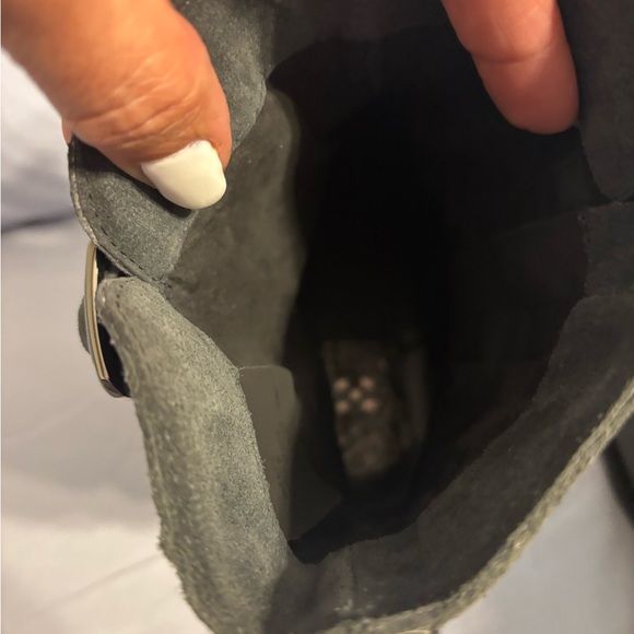 New! Vince Comuto Gray Suede Ankle Boots - Picture 4 of 6